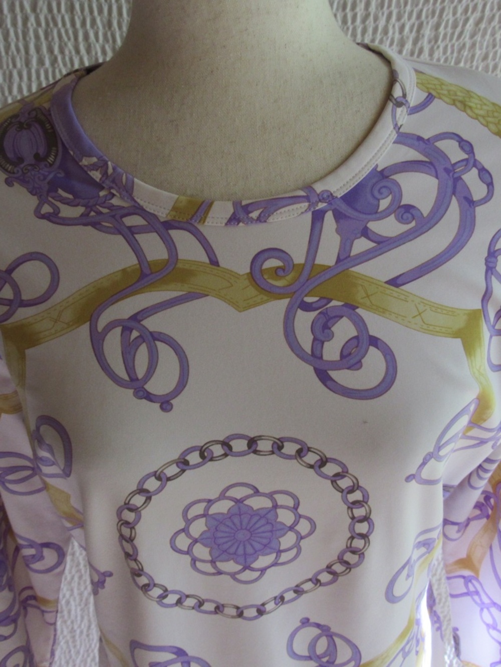 J McLaughlin 3/4 Sleeve Signature Tee Womens L Gold Purple White Graphic Catalin